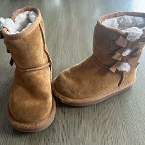 Toddler girl size 7 Koolaburra by UGG boots